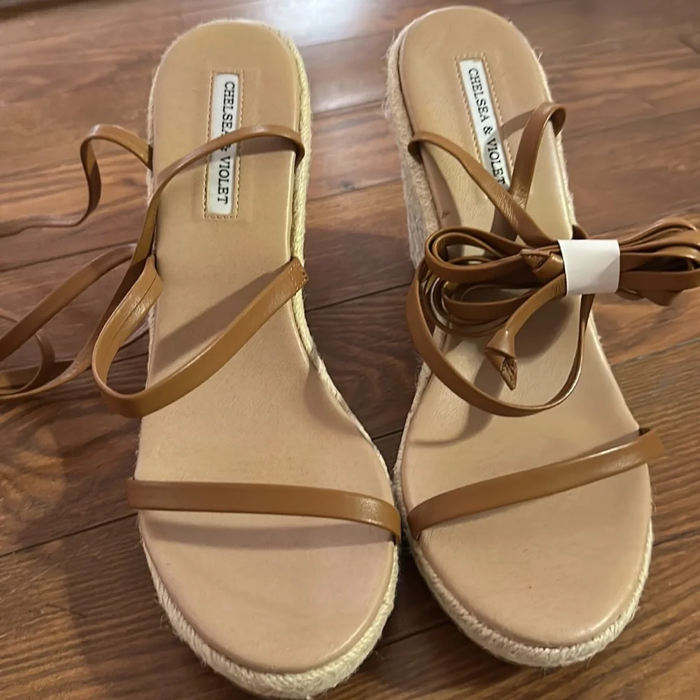 Chelsea and violet wedge GREAT DEALS CHECK OUT MY CLOSET